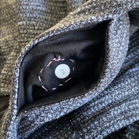 Lululemon charcoal leggings - Picture 4 of 4